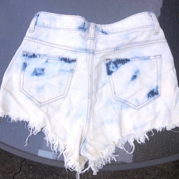 Forever 21 High Waisted Denim Wash Shorts - Picture 2 of 3
